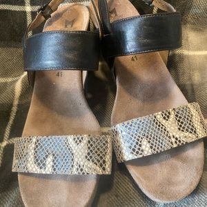 Mephisto snakeskin/black leather sandal size US 11